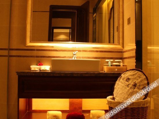 ���他 3, Teng hui Hotel, Chengdu