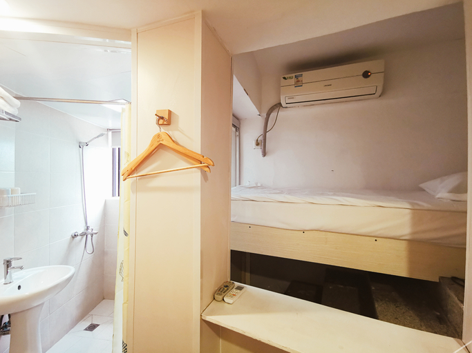 Bathroom 3, Yijia Hotel, Shanghai