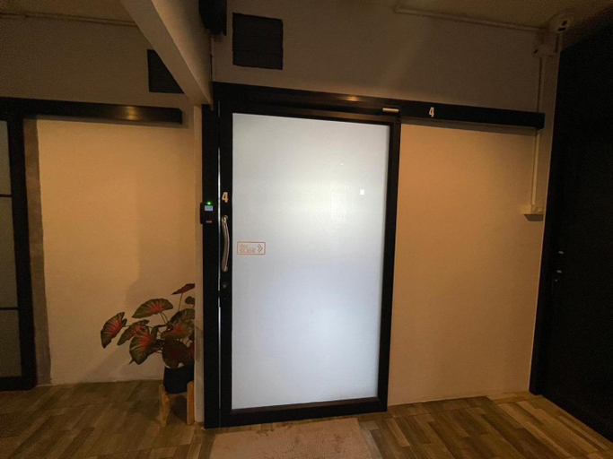 Others 5, Brio Cafe and Hostel, Khlong San