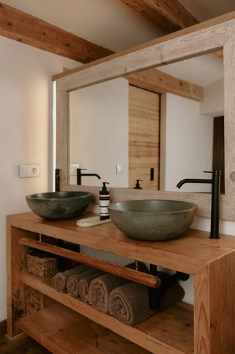 Bathroom 5, Hotel Santa Llucia Rupit, Barcelona