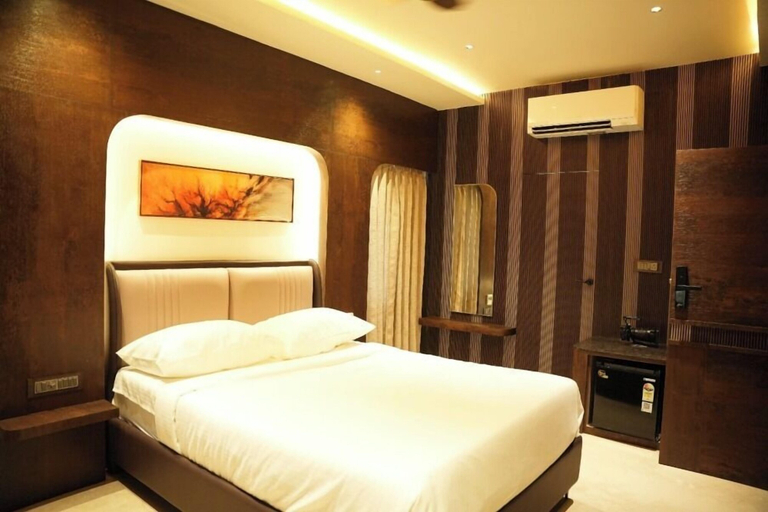 Room 5, Aura Suites, Tiruvannamalai