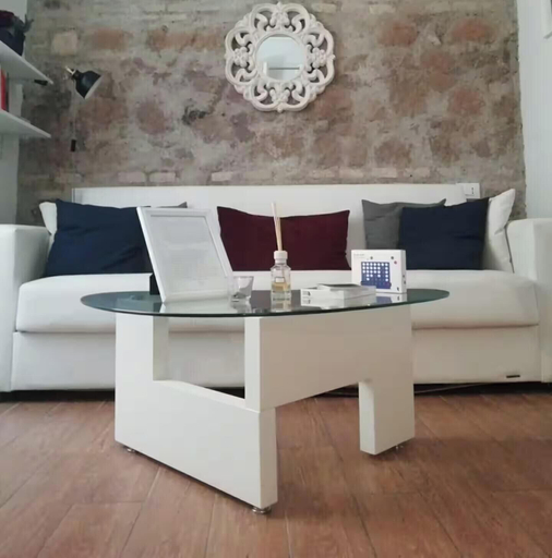 Interior, Rooms Steps from Colosseum by Welcome In, Roma
