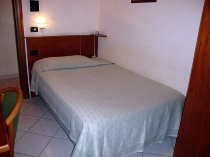 Bedroom 3, Hotel Eliseo Napoli, Napoli