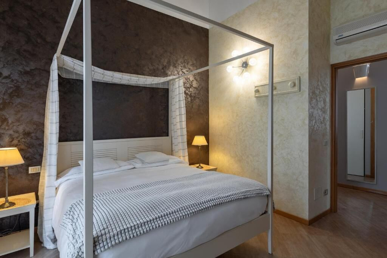 Bedroom 3, San Lorenzo, Verona