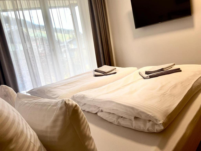 Bedroom 3, Bergzeit Apartments near ski slope, Zell am See