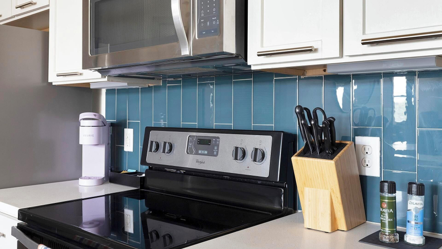 Private kitchen 2, Landing Apartments Near Southtown, Bexar