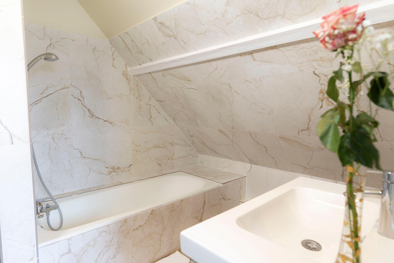 Bathroom 2, Relais Touraine Sologne, Loir-et-Cher