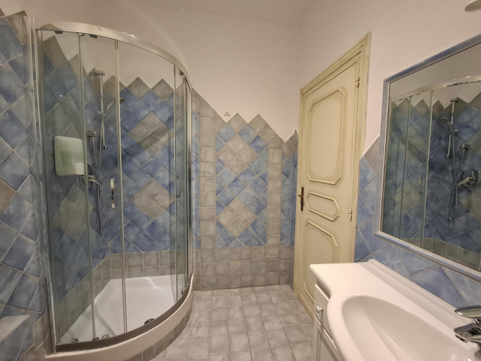 Bathroom 2, Da Ghjuannedda, Olbia-Tempio
