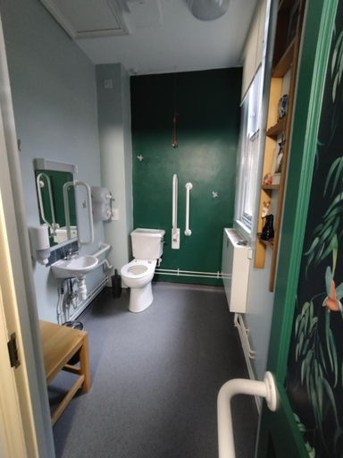 Bathroom 2, Kington Accommodation, Herefordshire