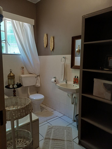Bathroom 4, Bowden B&B, John Taolo Gaetsewe