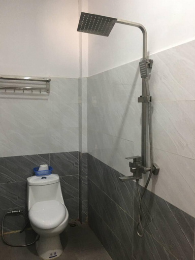 Bathroom 3, Apatuxay Vientiane Hotel & Apartment, Vientiane