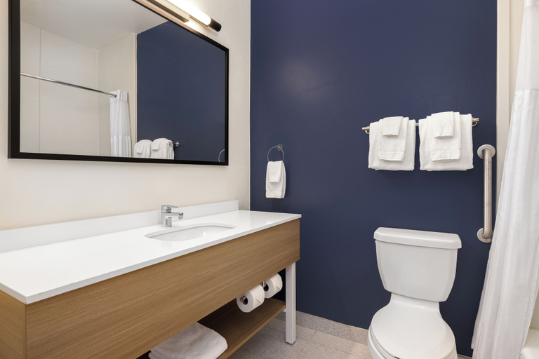 Bathroom 3, Spark by Hilton Tucson Reid Park, Pima