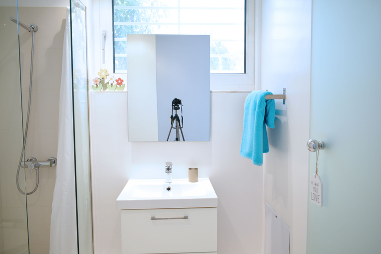 Bathroom 2, Verde Apartments, Attica