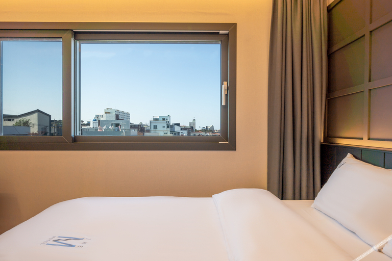 Bedroom 2, Jeju The M Hotel, Jeju