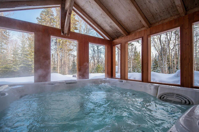 Sport & Beauty 4, L'ours de Charlevoix - Chalet proche du Massif avec spa, Charlevoix