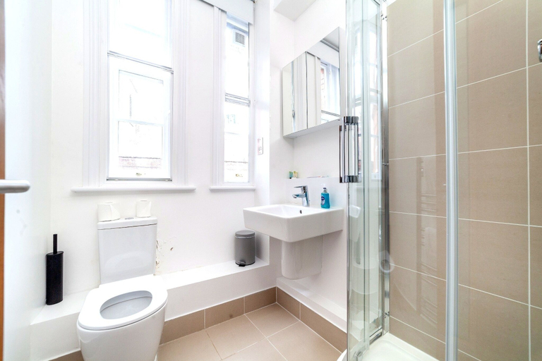 Bathroom 3, London Bridge Studios, London