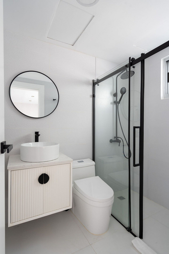 Bathroom 2, Shalom Residences By YellowKey, Distrito Nacional