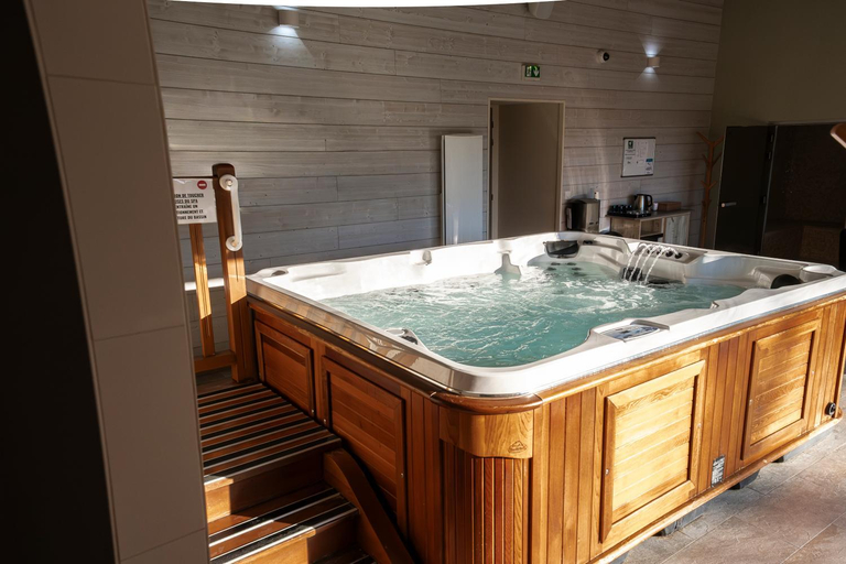 Bathroom, SALVEO Suites, Gironde