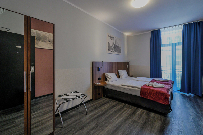 Bedroom 3, Ramada by Wyndham Frankfurt Central Station, Frankfurt am Main
