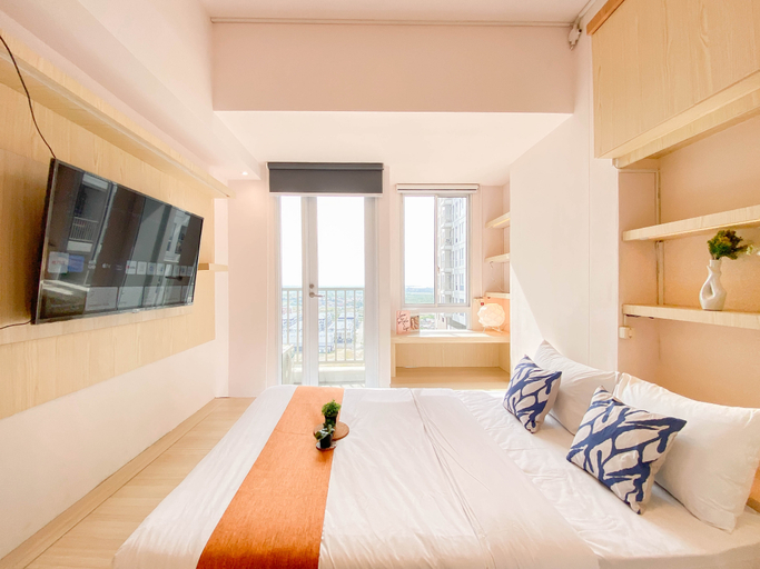 Bedroom 3, Tranquil Studio at Tokyo Riverside PIK 2 Apartment near NICE By Travelio, Tangerang