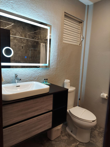 Bathroom 3, Caye Caulker Condos