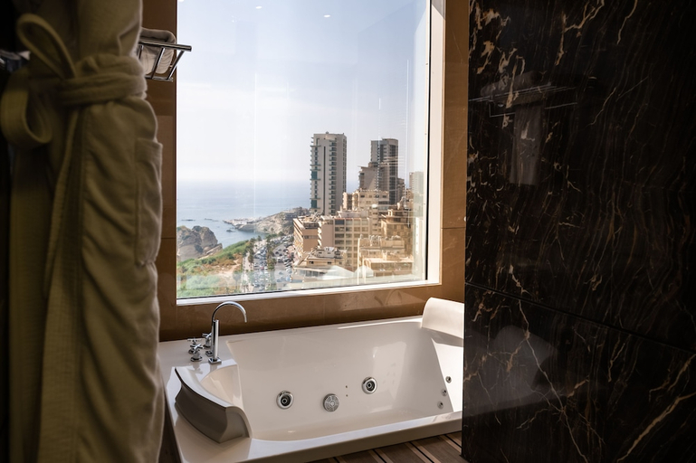 Bathroom 4, Lancaster Plaza Beirut, Beirut
