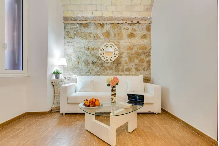 Living area, Rooms Steps from Colosseum by Welcome In, Roma