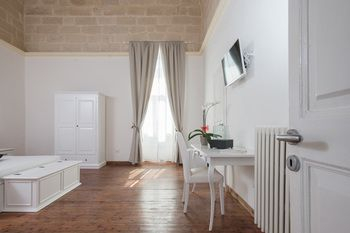 Others 4, Ada Suites, Lecce