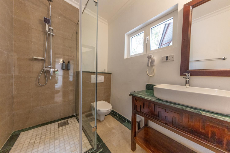 Bathroom 3, Mount Elgon Hotel & Spa, Mbale