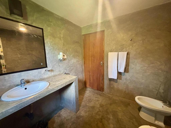 Bathroom 3, Muthumuni Ayurveda Beach Resort, Beruwala