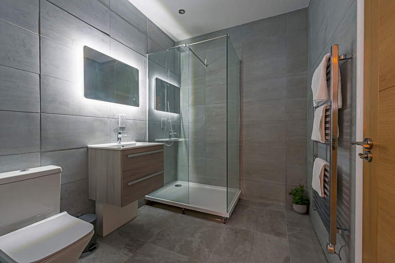Bathroom, The Hazlitt Apartments, Renfrewshire