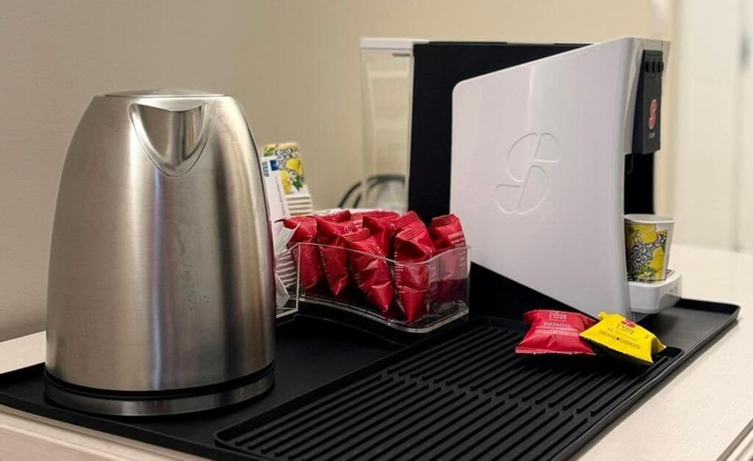 Coffee and/or coffee maker, Maison Bijou, Syracuse
