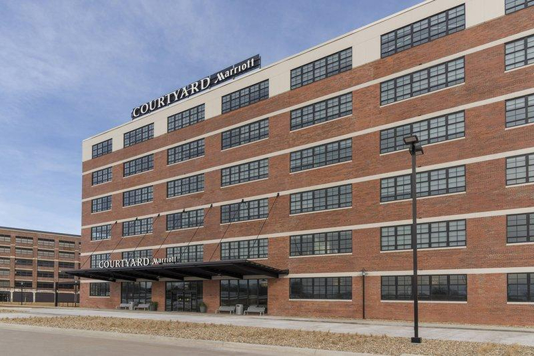 Exterior & Views 2, Courtyard by Marriott Waterloo Cedar Falls, Black Hawk