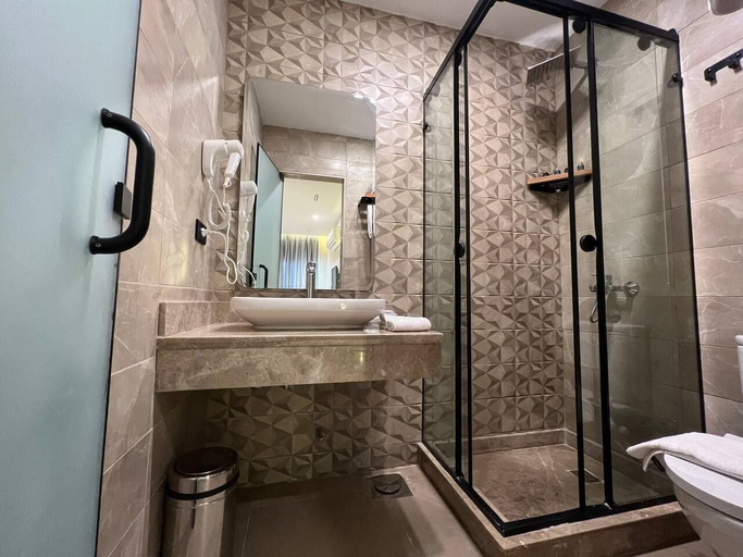 Bathroom 3, Pyramids Island, Al-Ahram