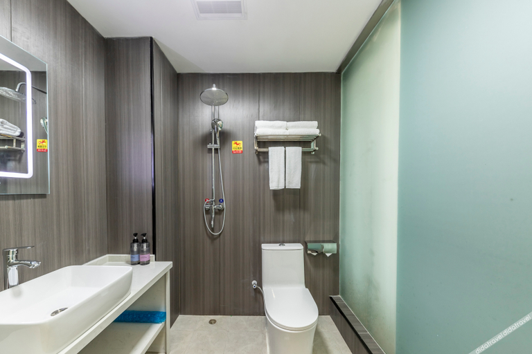 Bathroom 3, Hillman Hotel (opened in Zhengzhou), Zhengzhou