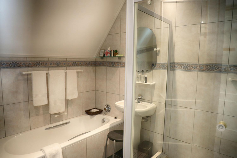 Bathroom 4, Auberge De Courtrai, Cape Winelands