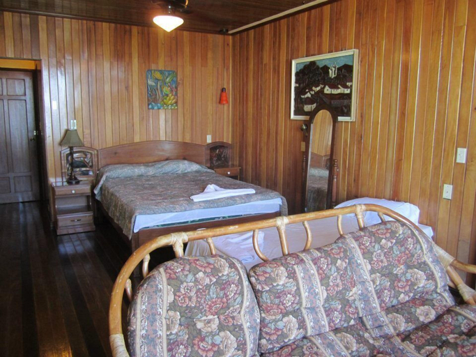 Bedroom 2, Hotel Sherwood, Tela