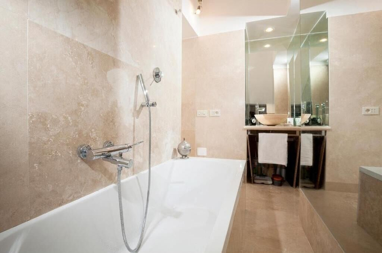 Bathroom 3, Apartment Margutta, Rome