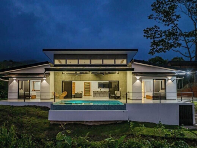 Exterior 5, Trono del Pacifico, Osa