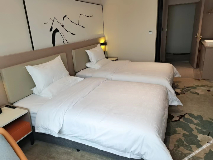 Bedroom 2, GreenTree Eastern Chongqing Yangjiaping Pedestrian Street Mixc Hotel, Chongqing