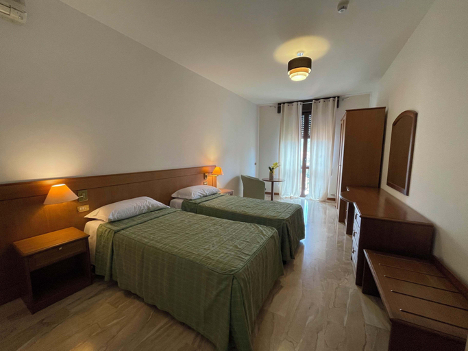 Bedroom 3, HOTEL CLEMENTI, Pavia