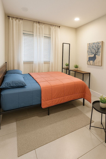 Room 4, Paradiso Shores, Miami-Dade