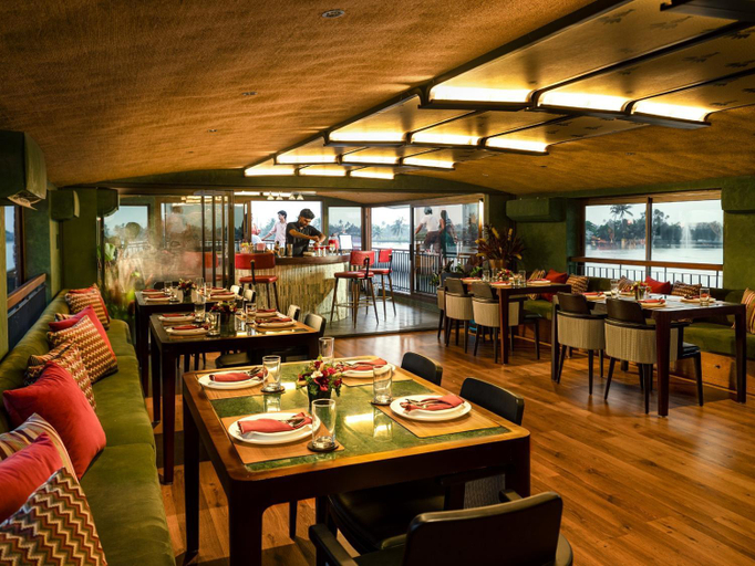 Food & Drinks 2, Spice Route Luxury Cruises, Alappuzha