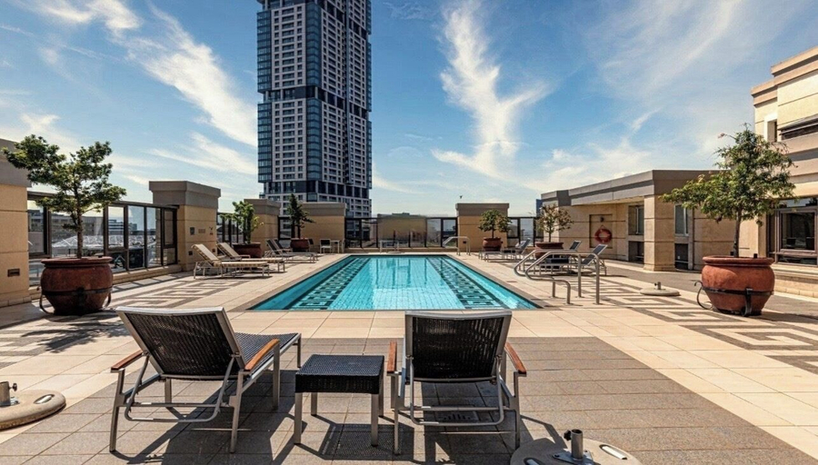 Pool 3, Deluxe One-Bedroom Apartment, City of Johannesburg