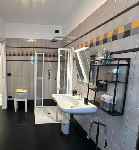 Bathroom 2, Villa Alba, Campobasso