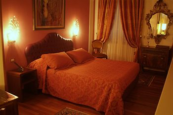 Others 3, The Tuscanian Hotel, Lucca