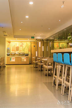 Food & Drinks