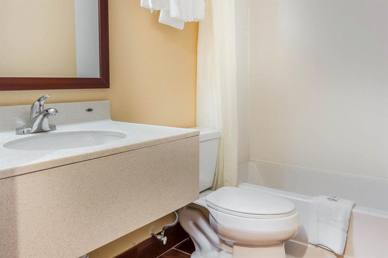 Bathroom 4, Relax Inn, Cumberland