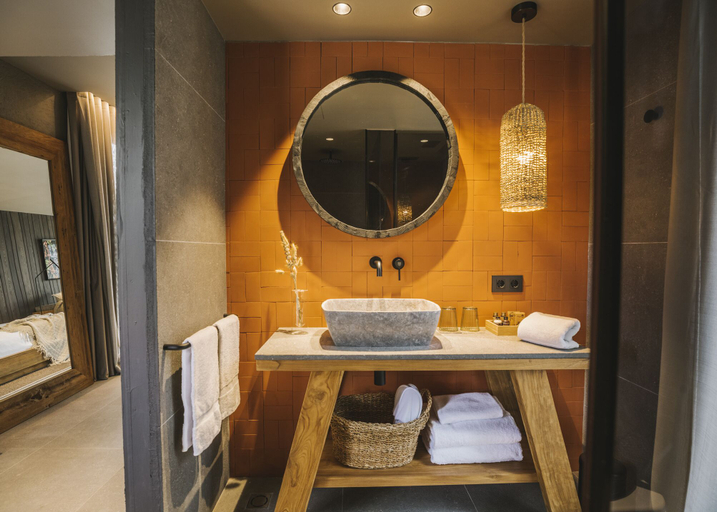 Bathroom 5, Les Cabanes de l Oller, Barcelona