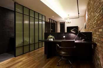 Others 4, 9 Brick Hotel, Mapo